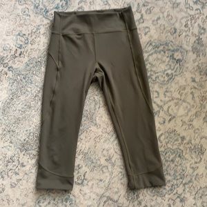 Lulu lemon crop legging size 8